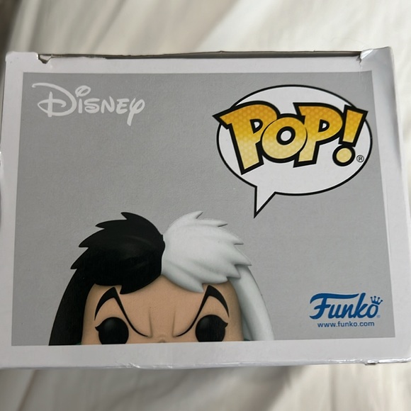 DISNEY CRUELLA DE VIL FUNKO POP 1083 - Picture 2 of 4